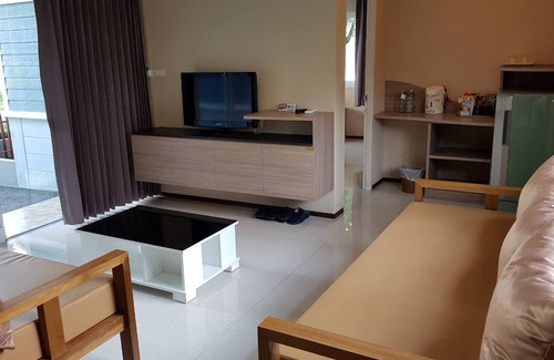 Khlong Khut Hotel | Chaolao Tosang Beach Hotel