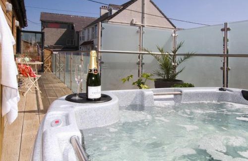 Rhosneigr House | Chapel House