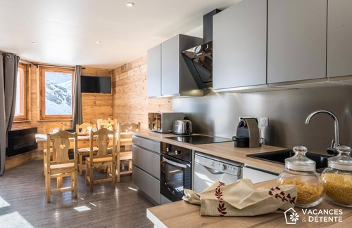 Val-Thorens Apartment | Charming & Authentic Duplex with Slope Access, C6