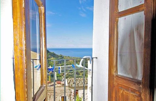 Belmonte Calabro House | Characteristic house in the historic center of Belmonte Calabro, Nature and Culture