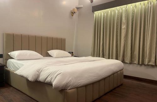 Varanasi House | Charan Niwas