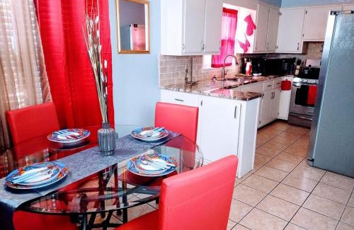 Kansas City House | Charles Stays