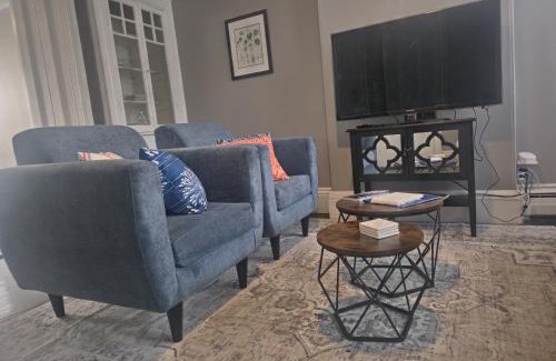 Thompson Square - Bunker Hill Apartment | Charlestown Gem