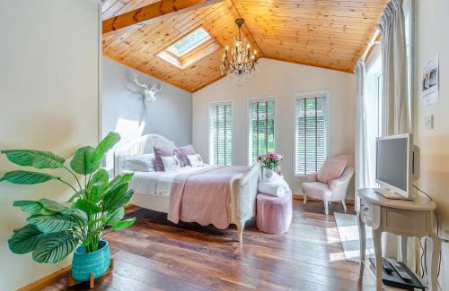 Charlesworth Resort | Charlesworth Lodges