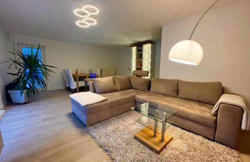 Wiehl Apartment | Charmante Doppelhaushälfte mit geräumiger Wohnung und Sonnenterrasse in Wiehl