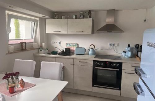 Marburg Apartment | Charmante Einliegerwohnung, 3 Zimmer in ruhiger Wohnlage, 60qm, mit gemütlicher Südterrasse