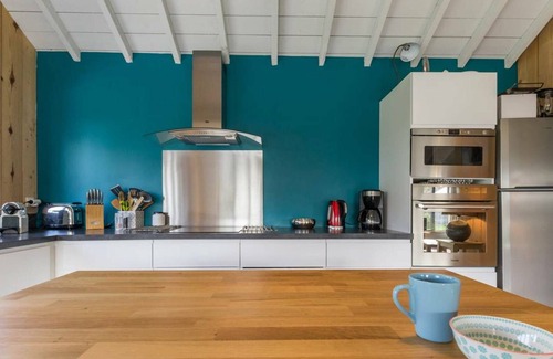 Saint-Vaast-la-Hougue Cottage | Charmante maison moderne à 200m de la mer avec jardin, terrasse, Wi-Fi et équipements complets