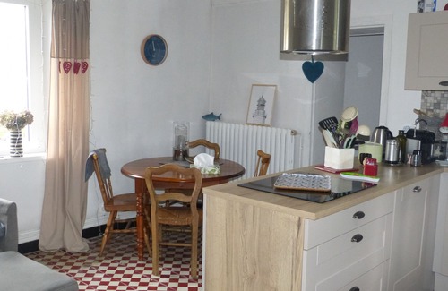 Tredrez-Locquemeau Villa | Charmante Maison Bretonne Près de la mer ; la Villa "laouen"