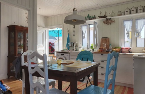 Figueira da Foz Cottage | Charmante Maison en Bois, au Bout de la Rue, la Plage