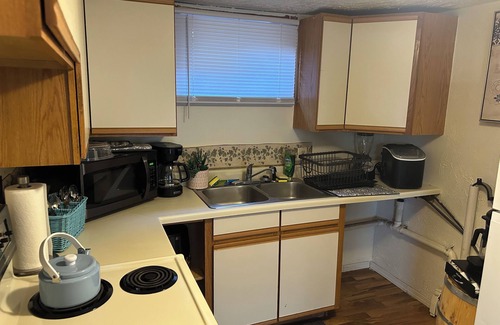 Gillette Apartment | Charming 1-bedroom apartment in fabulous Gillette with AC