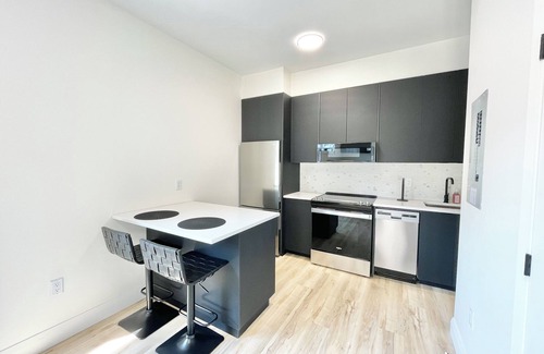 Hintonburg Apartment | Charming 1 Bedroom Apartment in the heart of Westboro/Hintonburg