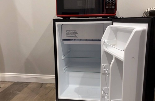 North Central House | Charming 1-bedroom guest suite in welcoming Pasadena with AC, WiFi