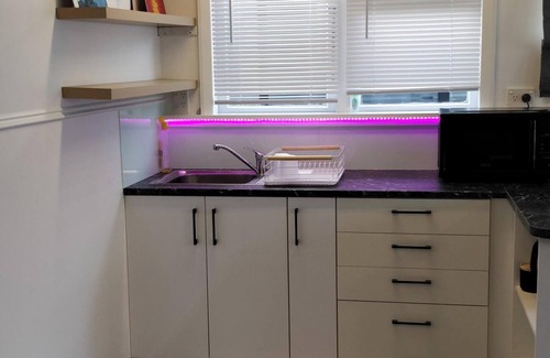 Trentham House | Charming 1-bedroom house in enchanting Upper Hutt with WiFi