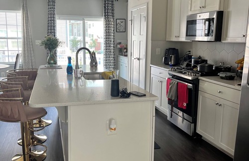 Landover House | Charming 1-bedroom house in marvelous Hyattsville with AC, WiFi
