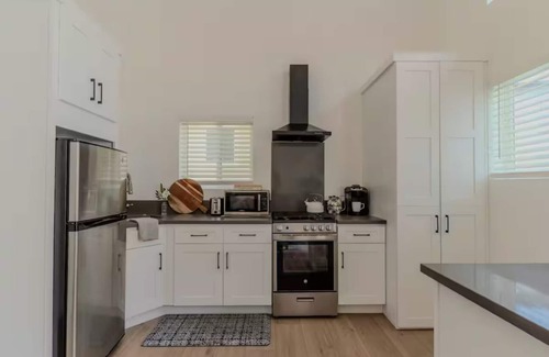 North Hollywood House | Charming 1bd/1b Retreat! W/D, Parking & Cozy Patio