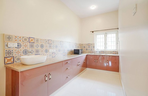 Bengaluru Apartment | Charming 2-bedroom apartment with AC, WiFi in Bengaluru