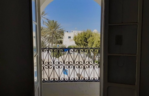 Playa Sidi Mehrez Apartment | Charming 2-bedroom apartment with AC, WiFi in delightful Mezraya