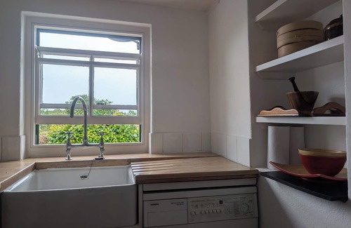 Skibbereen Cottage | Charming 2-bedroom Cottage near Skibbereen with stove and views.