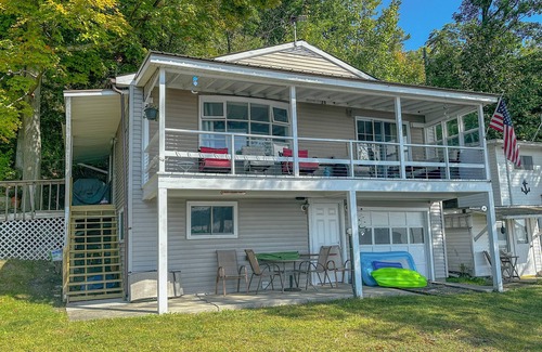 Lamoreaux Landing Cottage | Charming 2-bedroom cottage on serene Seneca Lake! Close to wineries, waterfalls!