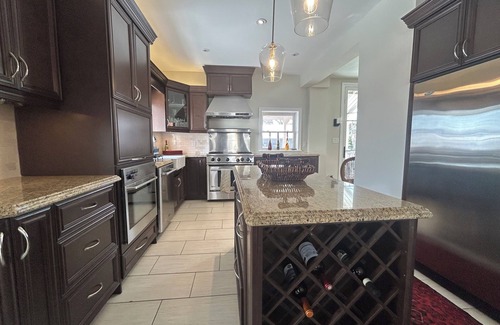 Dundas House | Charming 2-bedroom heritage house in the heart of village of Dundas in Hamilton