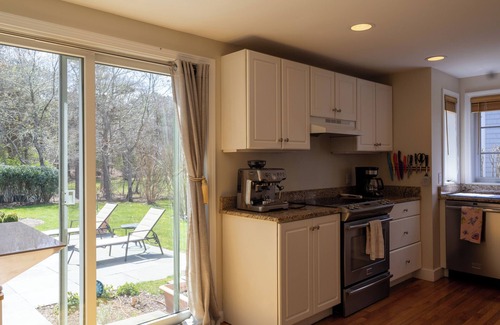 Katama House | Charming 2-bedroom house in Katama with WiFi, AC