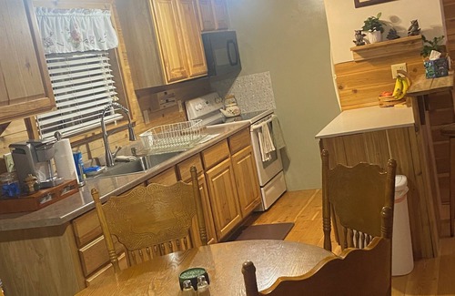 Republic House | Charming 2-bedroom house in beautiful Republic with infrared sauna.