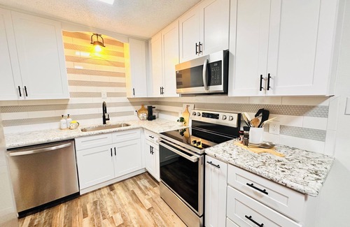Ardmore House | Charming 2-bedroom house in Ardmore with AC, WiFi. Enjoy your stay