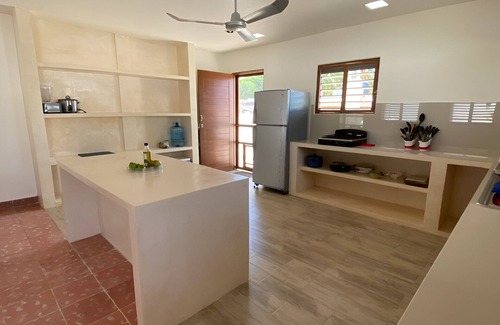 Sisal House | Charming 2-bedroom house with AC, WiFi in welcoming Sisal