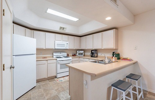 Villages of Green Valley House | Charming 2-bedroom townhome with WiFi and AC in pleasant Green Valley