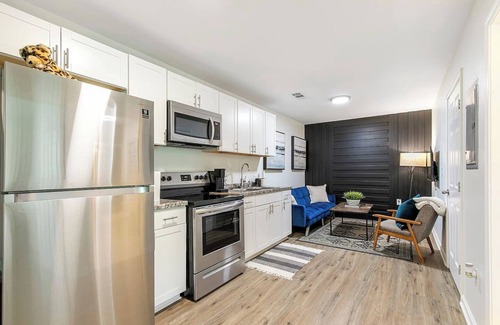 Clarkdale Apartment | Charming 2BR Retreat-Free Parking