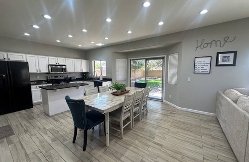 Corte Sierra House | Charming 3-bedroom house in beautiful Avondale with Pool & Mini Putt!