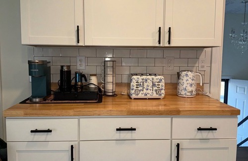 Norwich House | Charming 3-Bedroom House Near Mohegan Sun Casino in Norwich. Pet Friendly!