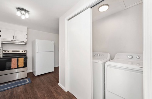 Tulsa House | Charming 3-bedroom Midtown house in with WiFi, work space and private parking,