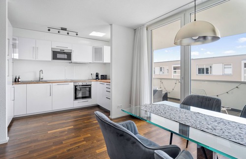 Boeblingen Apartment | Charming 3 Room Apart ROLF BENZ I Next to Panzer Kaserne I Family I Homeoffice