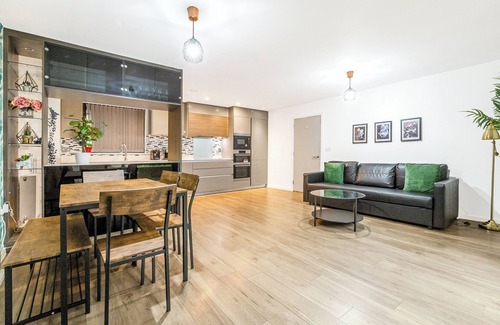 Sudbury Apartment | Charming 3BR Duplex in Wembley, 5 Minites to Tube