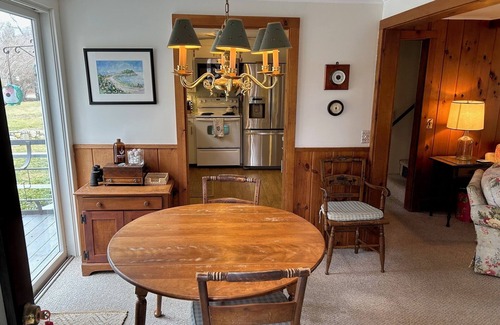 Quonochontaug House | Charming 4 bd cape in Quonnie's Ctrl Bch- short walk to a stunning private beach