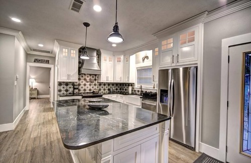 Negreet House | Charming 4-bedroom, 3 Bath Lake House on Toledo Bend Lake