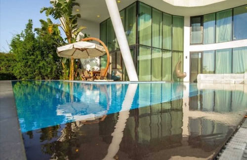 Bogazici House | Charming 4-bedroom building with AC, WiFi in tranquil Boğaziçi