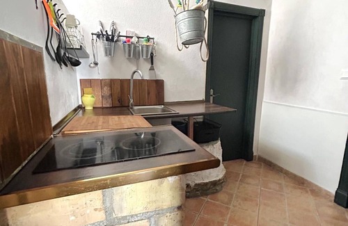 El Colmenar Cottage | Charming 4-Bedroom House with Shared Pool in Benarrabá, Spain