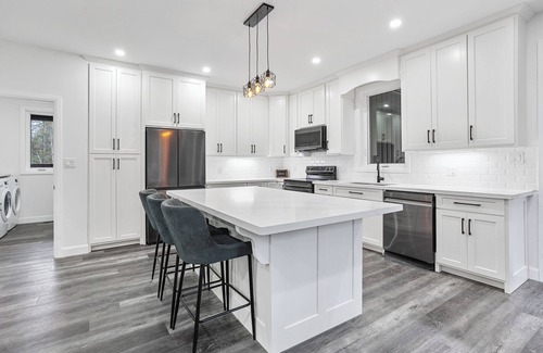 Highlands East House | Charming 4-bedroom house with WiFi, fitness room in welcoming Tory Hill