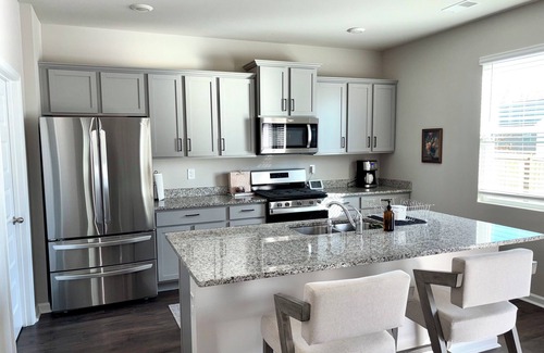 Newnan House | Charming 4-bedroom house with WiFi, fully furnished near Piedmont Newnan