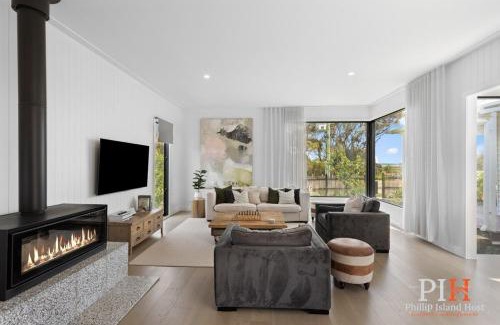 Newhaven House | Charming 4 BR Cottage Retreat