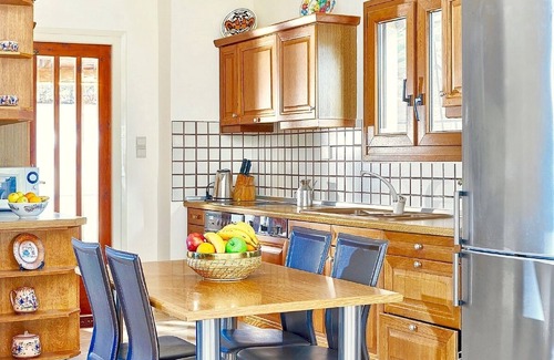 Karteros Villa | Charming 5-Bedroom Villa, Large Garden, Private Pool, Sea View - 800 m to a Sandy Beach in Karteros