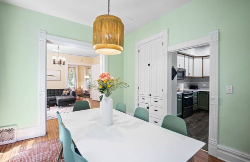 West Washington House | Charming 5-BR, 8 mins to ND, in Museum District