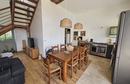 Avon-les-Roches Cottage | Charming 6-Person Cottage with Private Pool and Garden, Avon-les-Roches