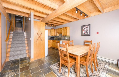 Snow Pine Estates Villa | Charming Alpine Retreat w/Private Hot Tub