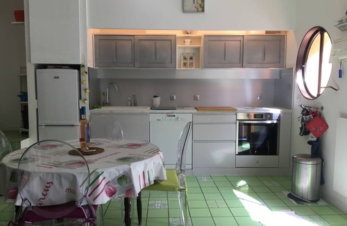Porquerolles Apartment | Charming apartment in private residence at 2 steps from the port