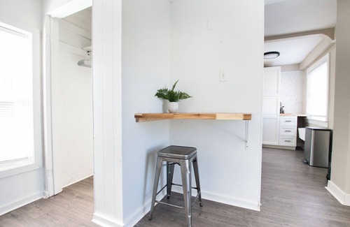 West Central Apartment | Charming apartment near Parkview Stadium in Fort Wayne