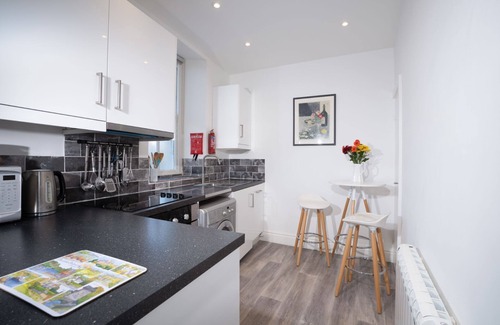 Ambleside Apartment | Charming Apartment with Parking, by LetMeStay