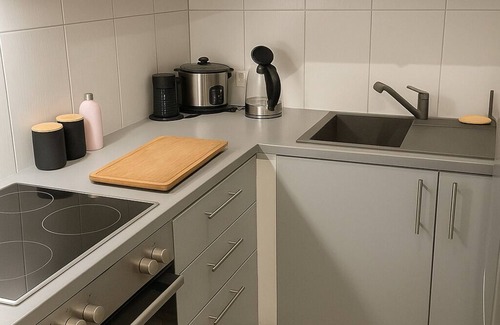 Bonn Apartment | Charming apartment with terrace and parking space near the Rhine and Bonn city center